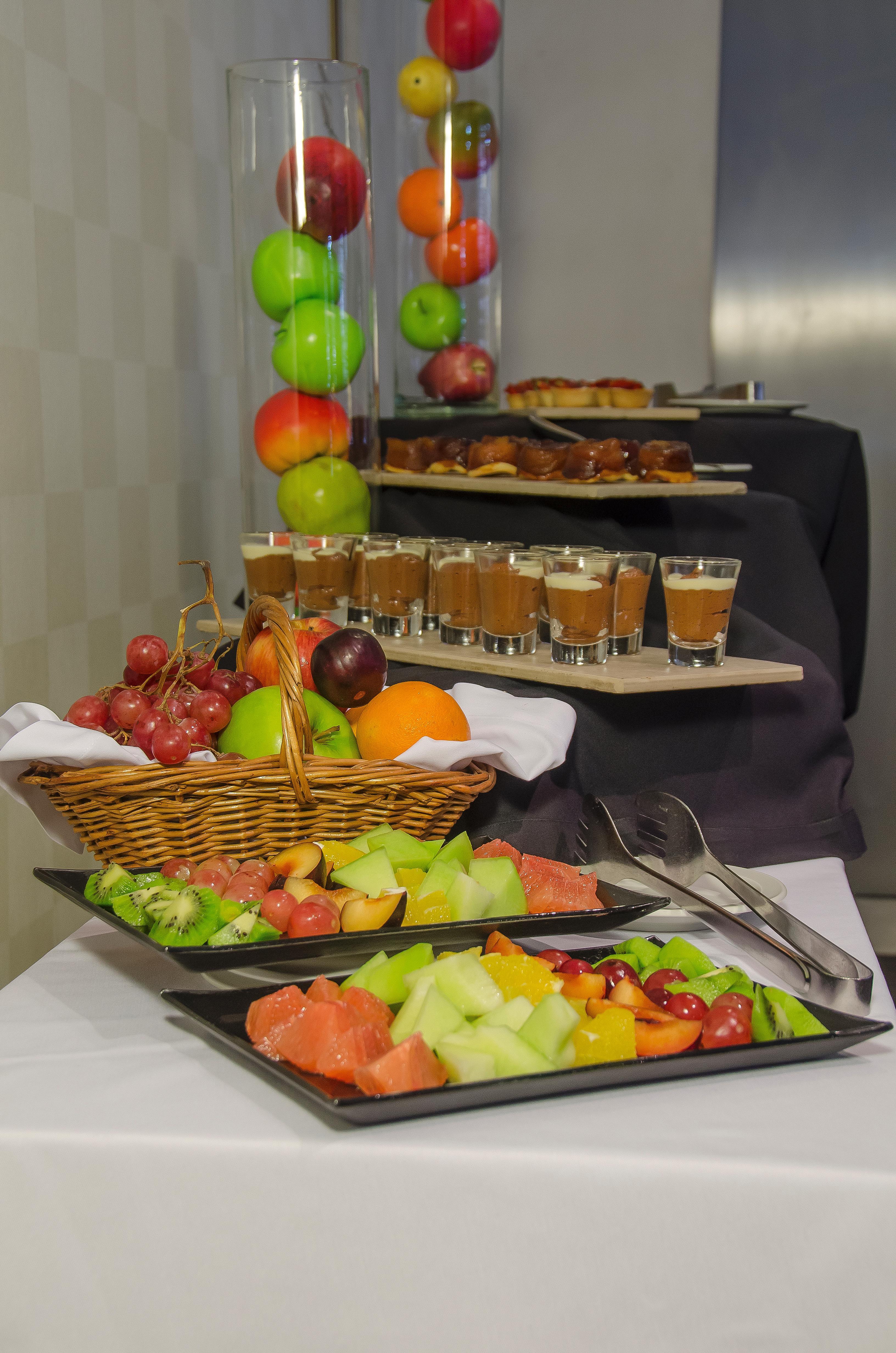 Regal Pacific Puerto Madero Hotell Buenos Aires Eksteriør bilde Fruit salad