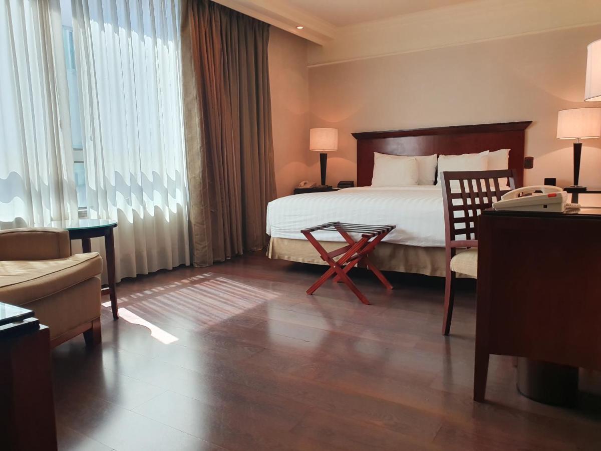 Regal Pacific Puerto Madero Hotell Buenos Aires Eksteriør bilde A room at the hotel