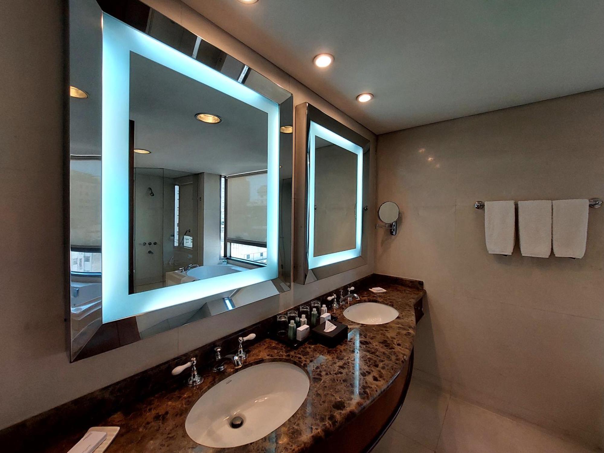 Regal Pacific Puerto Madero Hotell Buenos Aires Eksteriør bilde Bathroom