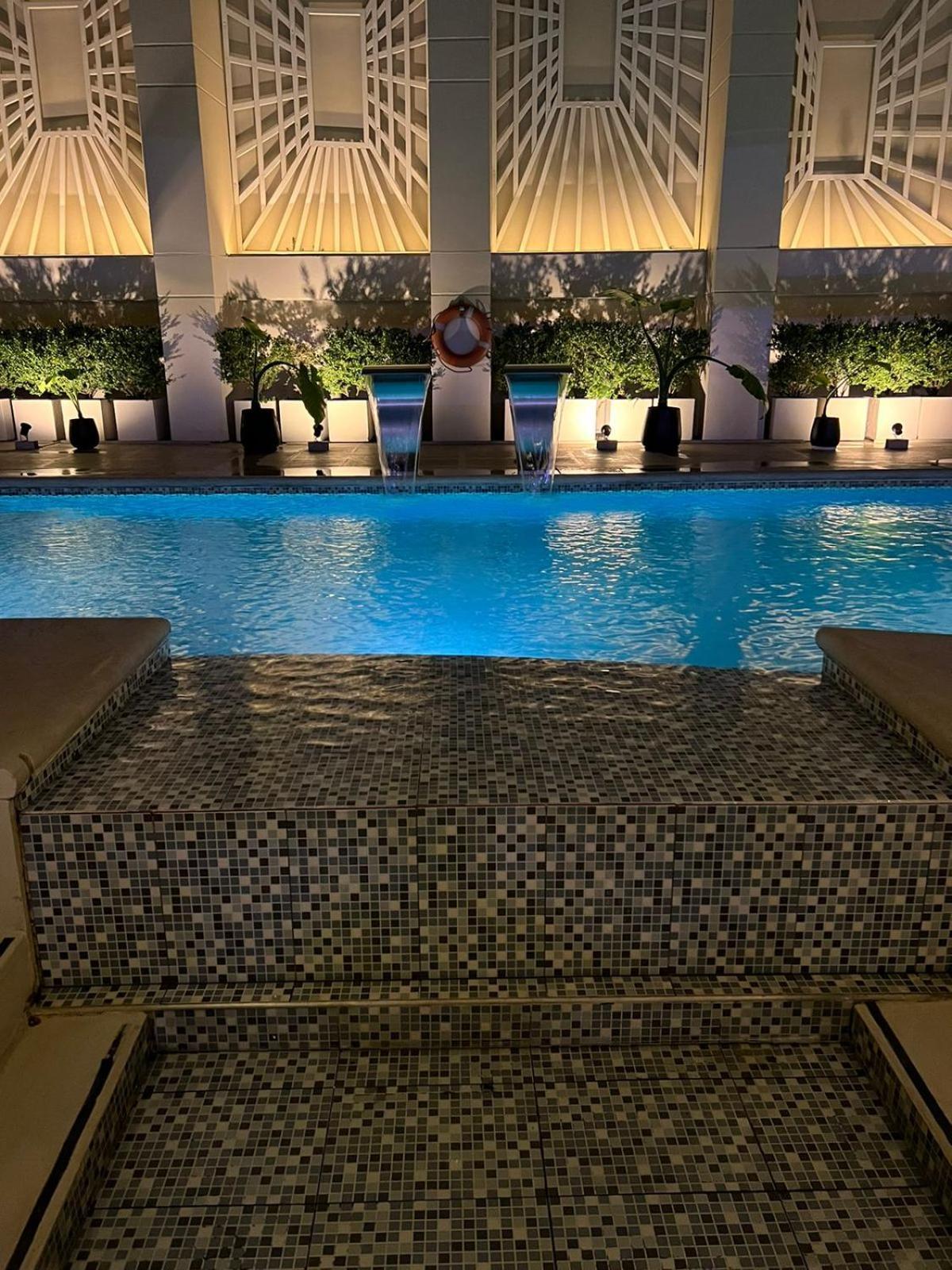 Regal Pacific Puerto Madero Hotell Buenos Aires Eksteriør bilde The pool at the hotel