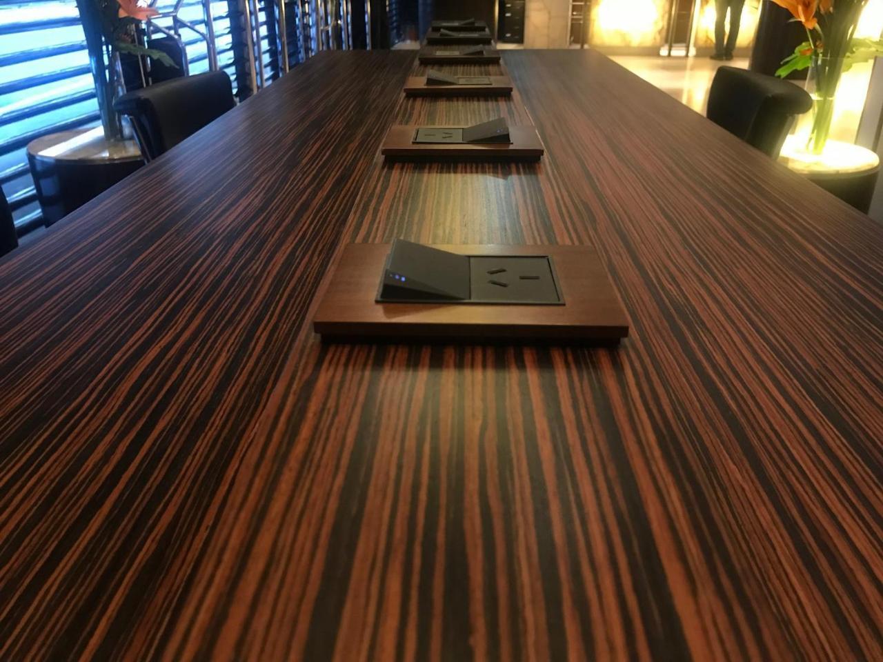 Regal Pacific Puerto Madero Hotell Buenos Aires Eksteriør bilde A table made of ebony wood