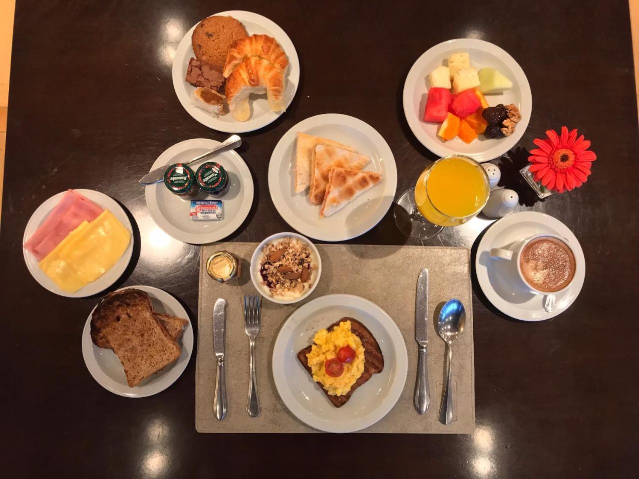 Regal Pacific Puerto Madero Hotell Buenos Aires Eksteriør bilde A typical breakfast at a hotel