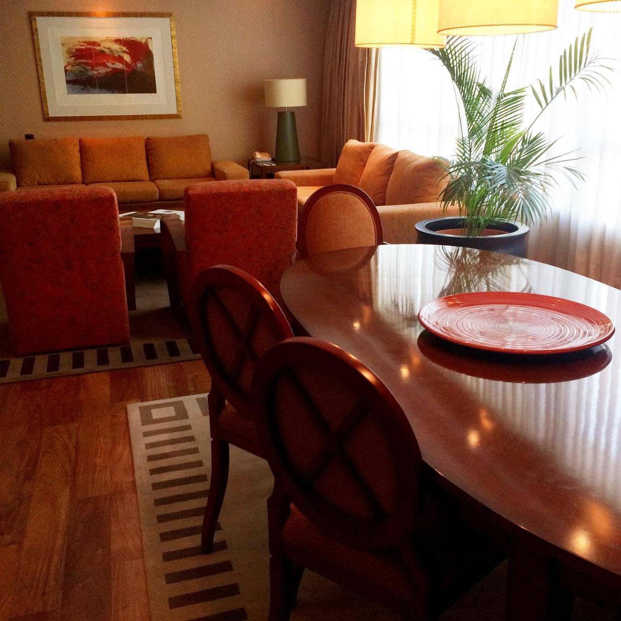Regal Pacific Puerto Madero Hotell Buenos Aires Eksteriør bilde A dining room